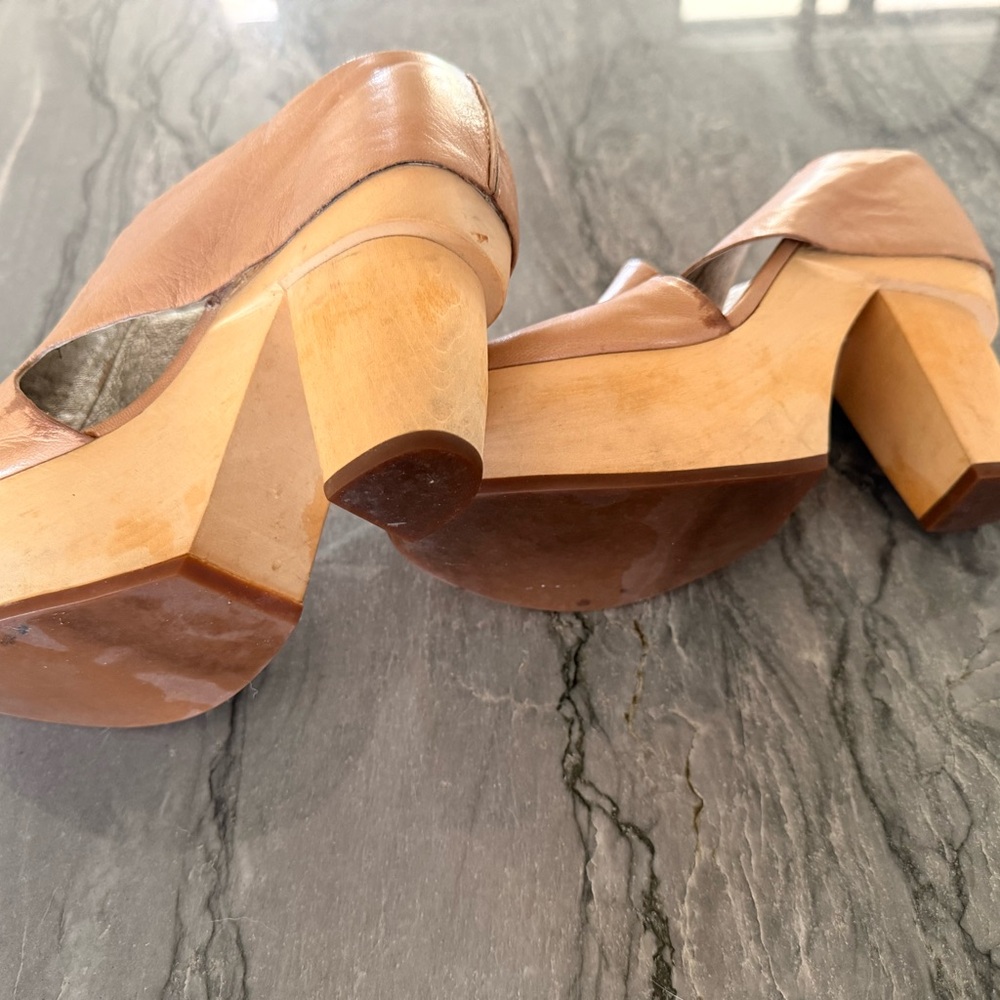 Koolaburra Tan Leather Platform Shoes - Picture 3 of 3